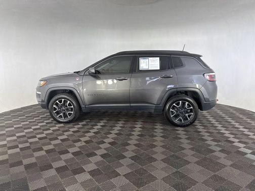 Granite Crystal Metallic Clearcoat 2019 Jeep Compass Trailhawk