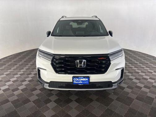 Platinum White Pearl 2024 Honda Pilot TrailSport
