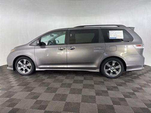 2017 Toyota Sienna SE