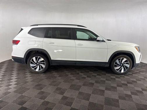 2025 Volkswagen Atlas 2.0T SE w/Technology 4MOTION