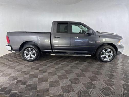 Granite Crystal Metallic Clearcoat 2016 RAM 1500 Big Horn