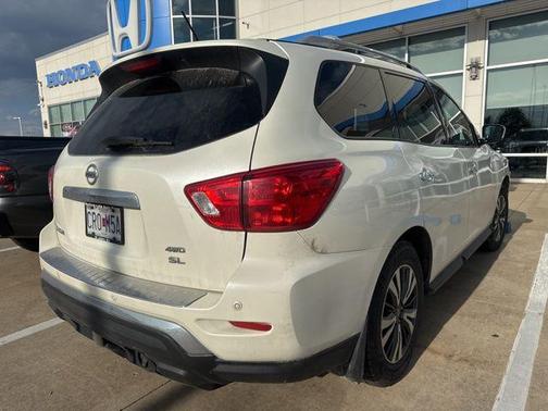 Pearl White 2017 Nissan Pathfinder SL