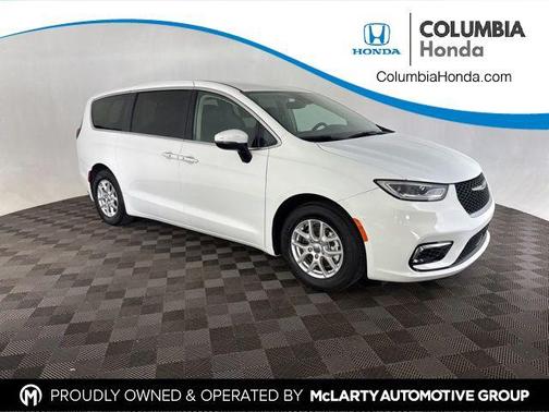 Bright White Clearcoat 2023 Chrysler Pacifica Touring L