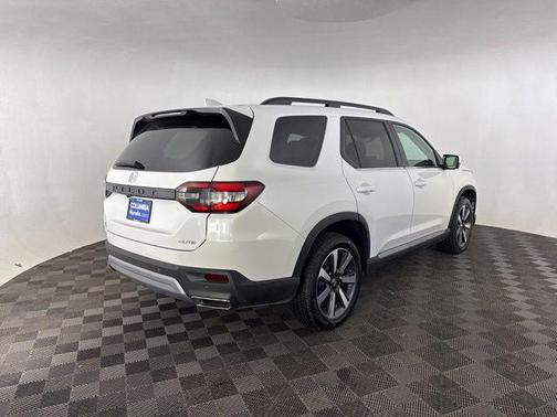 Platinum White Pearl 2025 Honda Pilot Elite
