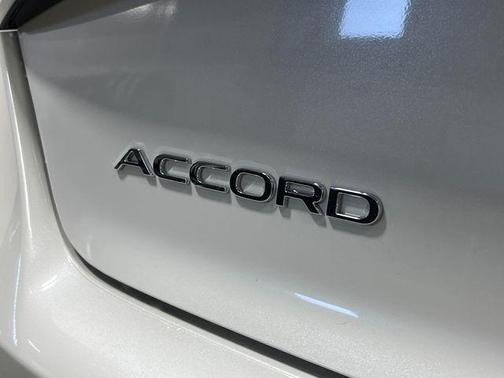 Platinum White Pearl 2026 Honda Accord SE
