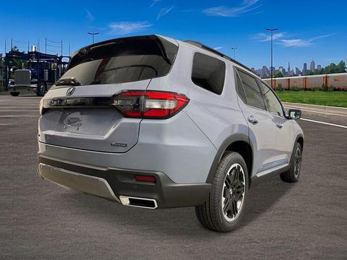 Sonic Gray Pearl 2026 Honda Pilot Touring 8-Passenger
