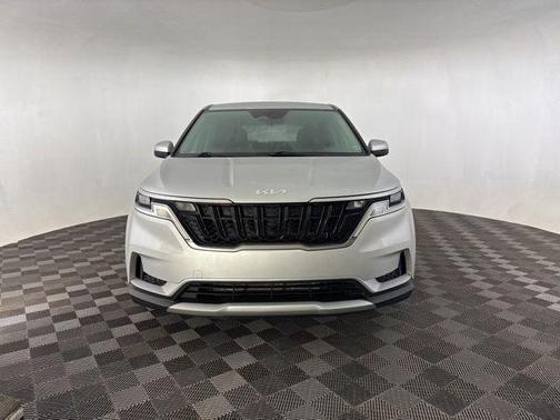 2023 Kia Carnival LX