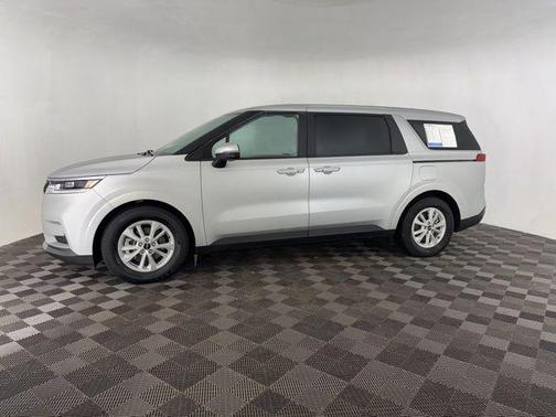 2023 Kia Carnival LX
