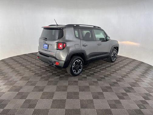 Granite Crystal Metallic Clearcoat 2016 Jeep Renegade Trailhawk