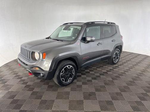 Granite Crystal Metallic Clearcoat 2016 Jeep Renegade Trailhawk