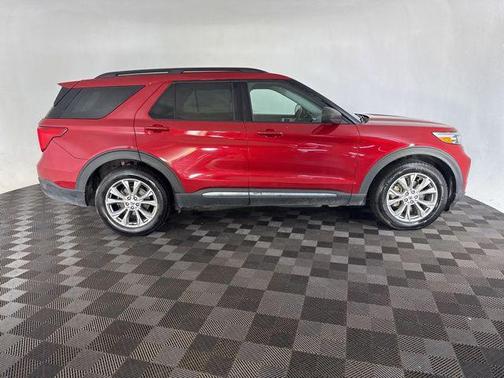 Rapid Red Metallic Tinted Clearcoat 2021 Ford Explorer XLT