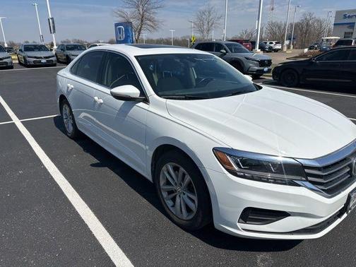 Pure White 2020 Volkswagen Passat 2.0T SE