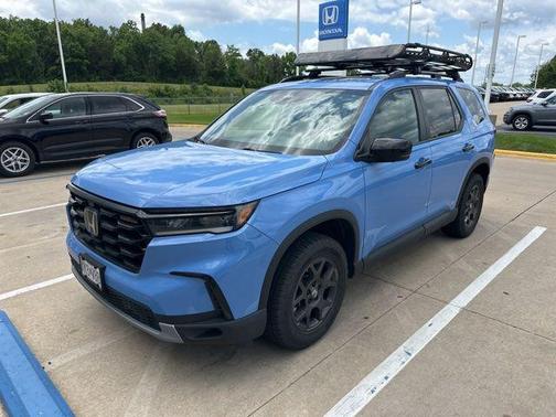 Diffused Sky Pearl 2025 Honda Pilot TrailSport