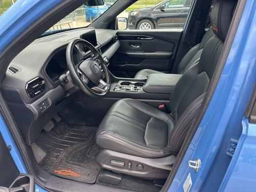 Diffused Sky Pearl 2025 Honda Pilot TrailSport