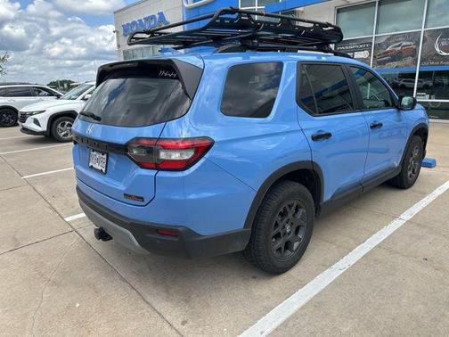 Diffused Sky Pearl 2025 Honda Pilot TrailSport