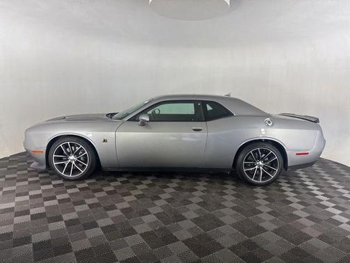 2016 Dodge Challenger R/T Scat Pack