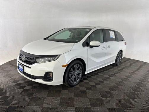 Platinum White Pearl 2025 Honda Odyssey Touring