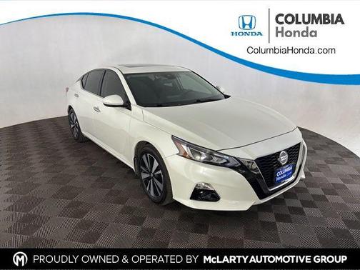 Pearl White Tricoat 2021 Nissan Altima 2.5 SL