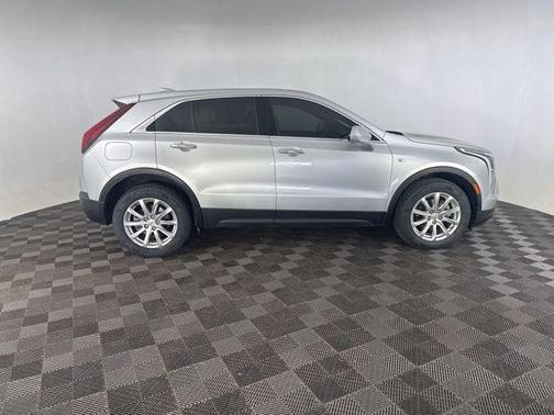 Radiant Silver Metallic 2021 Cadillac XT4 Luxury