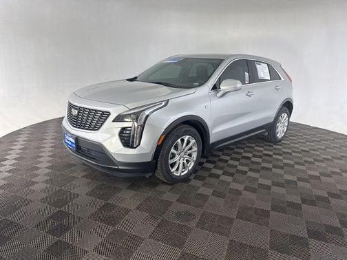 Radiant Silver Metallic 2021 Cadillac XT4 Luxury