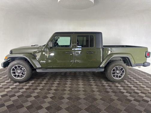 2022 Jeep Gladiator Overland