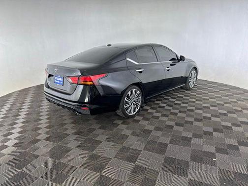 Super Black 2023 Nissan Altima 2.5 SL