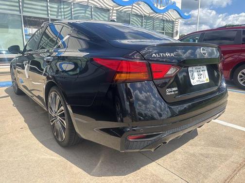 Super Black 2023 Nissan Altima 2.5 SL