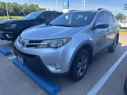 Classic Silver Metallic 2015 Toyota RAV4 XLE