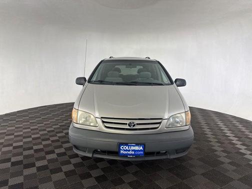 2003 Toyota Sienna CE