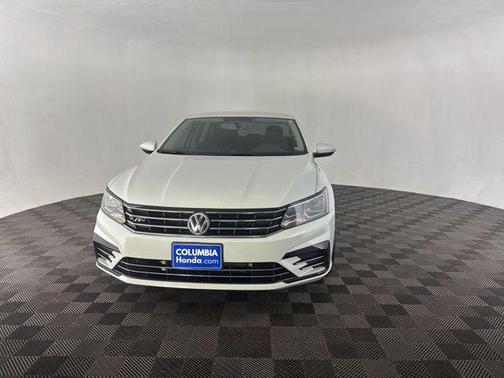2016 Volkswagen Passat 1.8T R-Line
