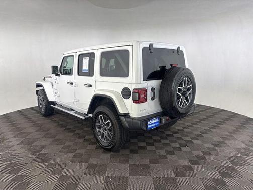 2024 Jeep Wrangler 4-Door Sahara 4x4