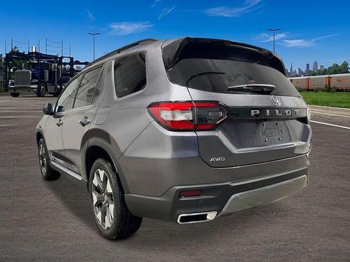 Modern Steel Metallic 2026 Honda Pilot Elite