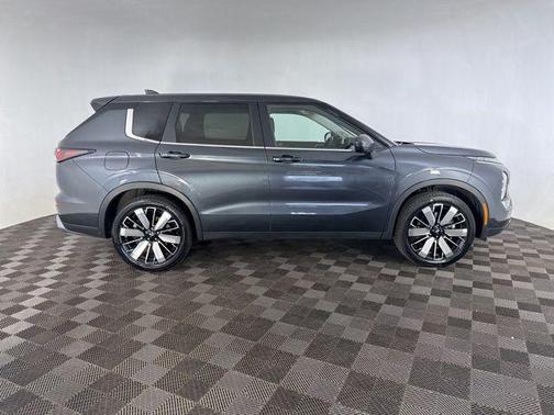 Gray 2025 Mitsubishi Outlander SE S-AWC