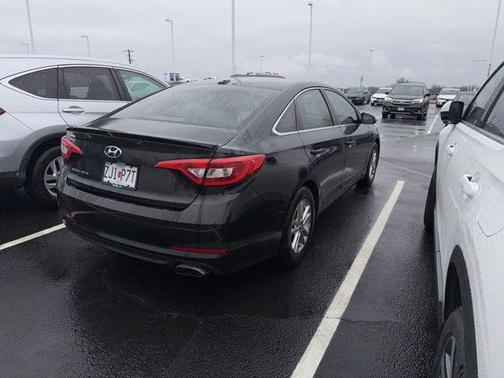 2017 Hyundai SONATA SE