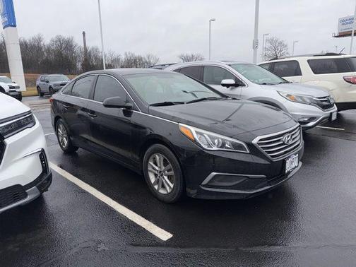 2017 Hyundai SONATA SE