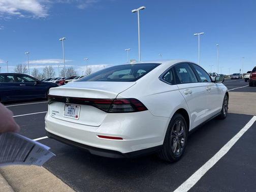 Platinum White Pearl 2023 Honda Accord EX