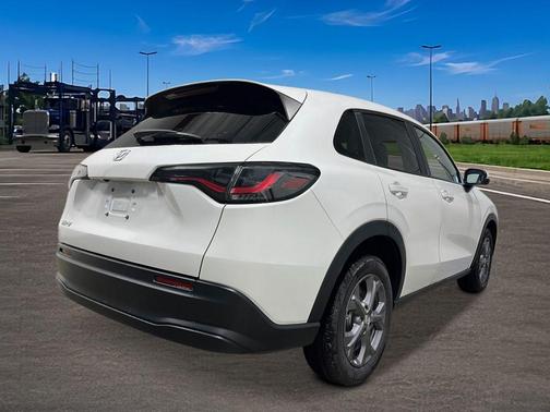 Platinum White Pearl 2027 Honda HR-V LX