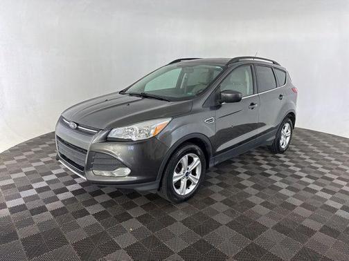 Ruby Red Metallic Tinted Clearcoat 2015 Ford Escape SE