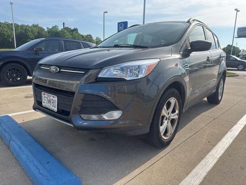 Ruby Red Metallic Tinted Clearcoat 2015 Ford Escape SE
