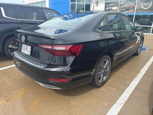 Deep Black Pearl 2021 Volkswagen Jetta 1.4T R-Line