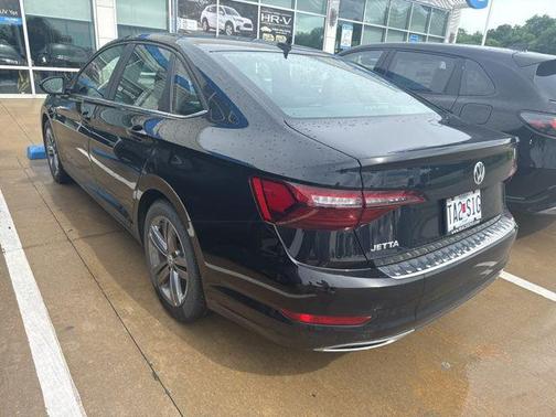 Deep Black Pearl 2021 Volkswagen Jetta 1.4T R-Line