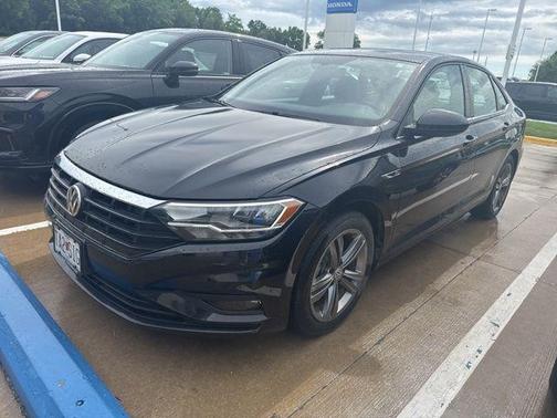 Deep Black Pearl 2021 Volkswagen Jetta 1.4T R-Line