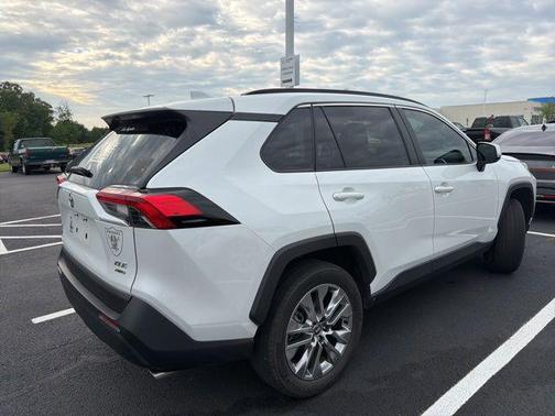 Wind Chill Pearl 2024 Toyota RAV4 XLE Premium