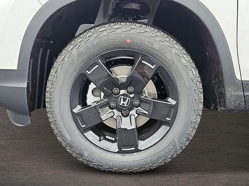 Platinum White Pearl 2026 Honda Ridgeline Black