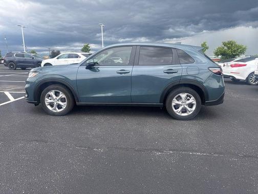 Pearl 2025 Honda HR-V LX