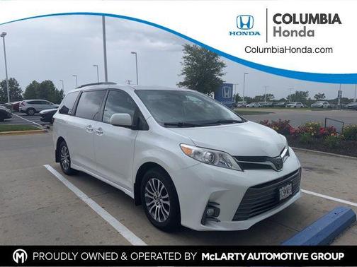 Blizzard Pearl 2019 Toyota Sienna XLE