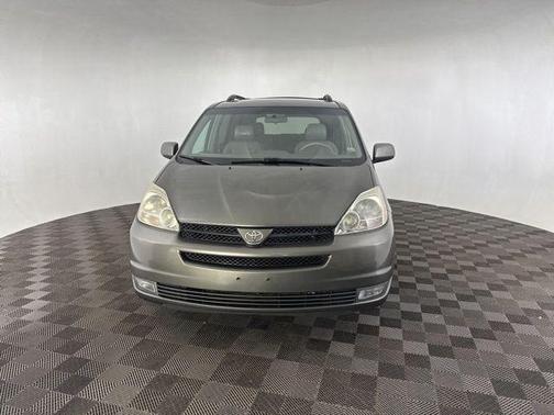 2005 Toyota Sienna XLE