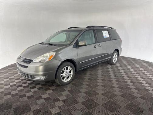 2005 Toyota Sienna XLE