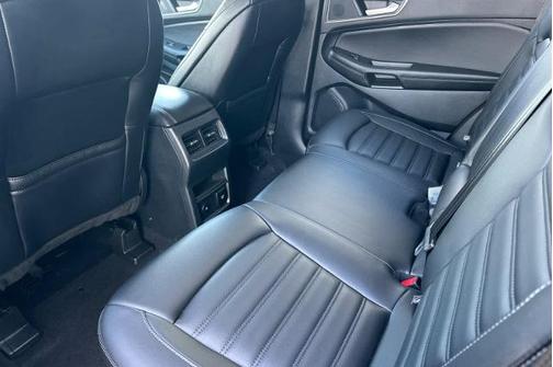 AGATE BLACK METALLIC 2024 Ford Edge SEL