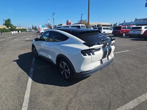 2021 Ford Mustang Mach-E SELECT